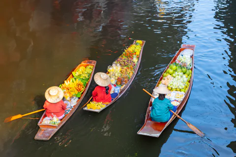Half-Day Railway Market and Floating Market Tour 