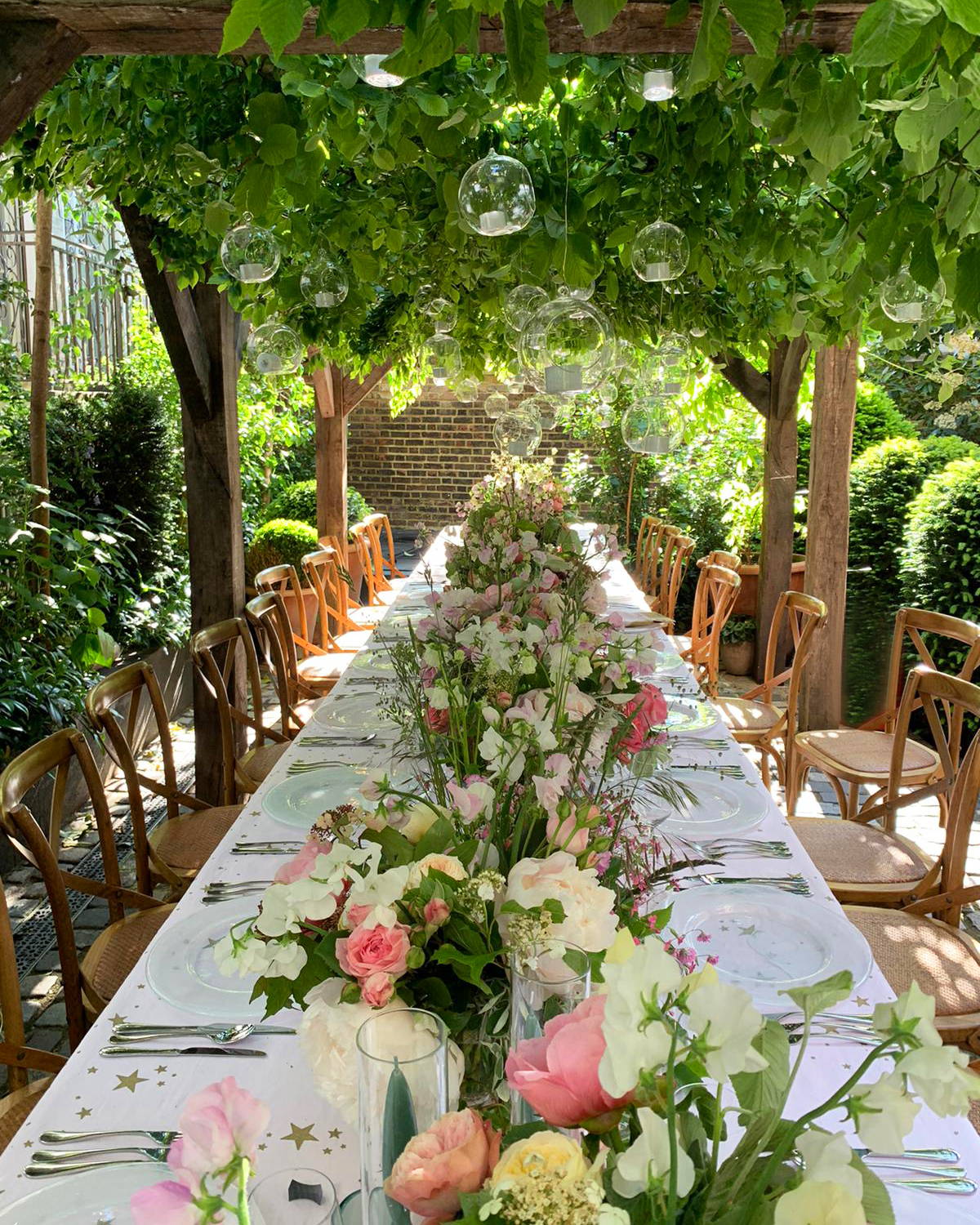 Wild at Heart flowers for a summer dinner with Fiona Leahy
