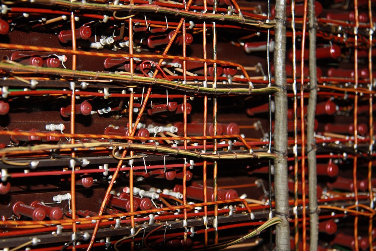 complex wiring of an early computer