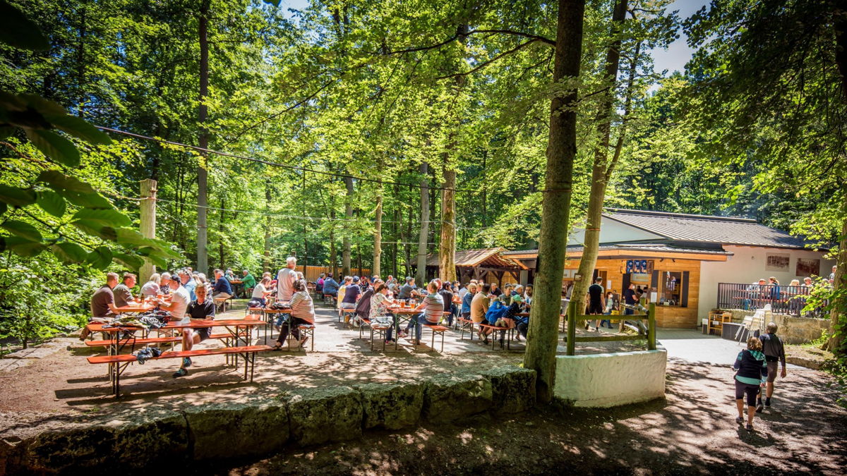 Felsenkeller Biergarten