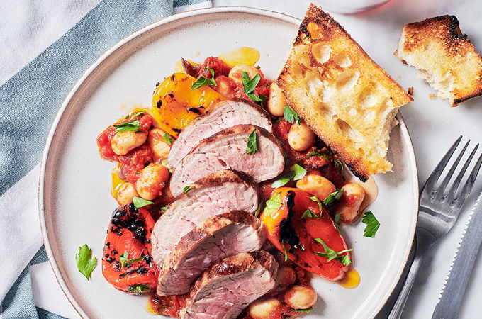 Filet de porc grillé et haricots blancs aux olives