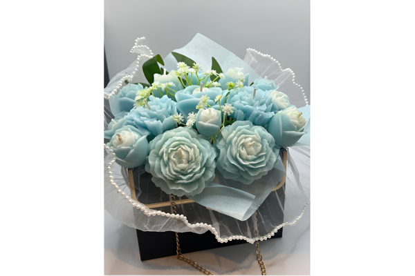 Montego Bay Candle/Melt Handbag Flower Bouquet - Image 4