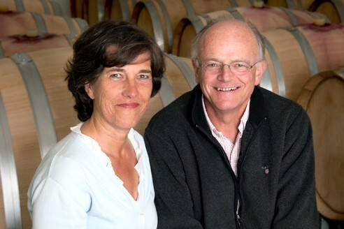 Château de Villeneuve - Jean-Pierre, Cécile et Caroline Chevallier, vignerons à Souzay-Champigny Château de Villeneuve - Jean-Pierre, Cécile et Caroline Chevallier, vignerons à Souzay-Champigny