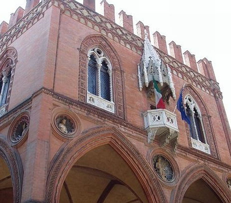  Bologna
- Palazzo della Mercanzia