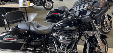 2021 HARLEY-DAVIDSON FLHX STREET GLIDE motorcycle for rent near Tinley Park, IL