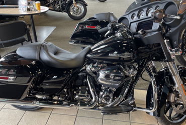 2021 HARLEY-DAVIDSON FLHX STREET GLIDE motorcycle for rent near Tinley Park, IL