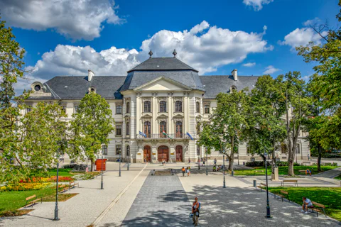 Holloko UNESCO site and Eger Castle and town tour