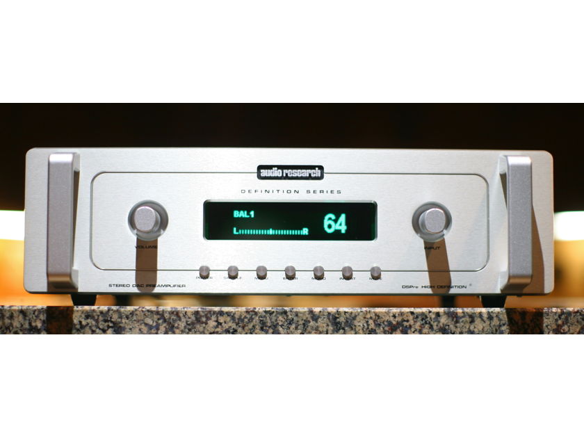 AUDIO RESEARCH DSPre STEREO PREAMPLIFIER AND DIGITAL TO ANALOG ONVERTER