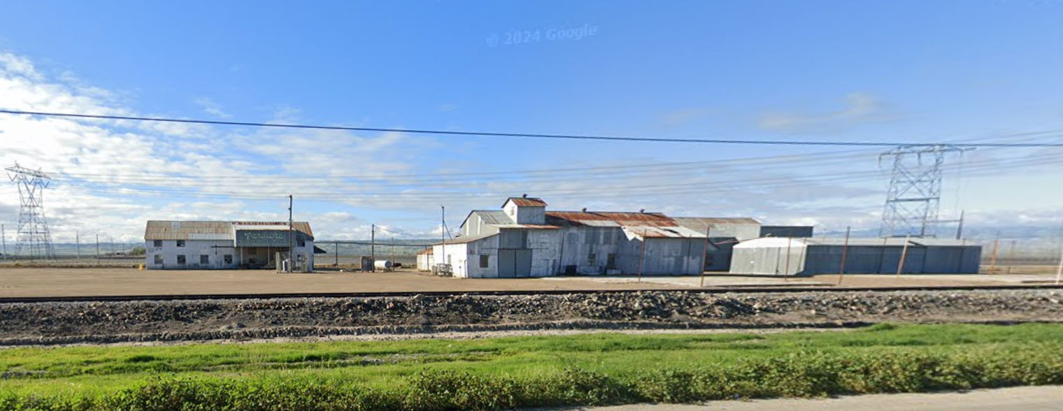 Farmer's Co-op Gin (Buttonwillow) logo