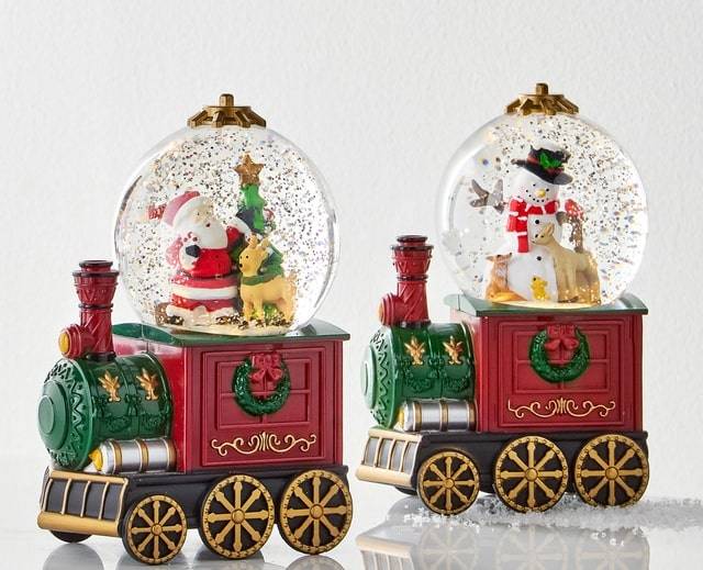 outdoor decoration nutcrackers with wreath and candy cane