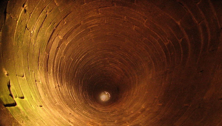 burg ronneburg brunnen