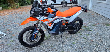 2025 KTM 890 ADVENTURE R motorcycle for rent near Maple Valley, WA