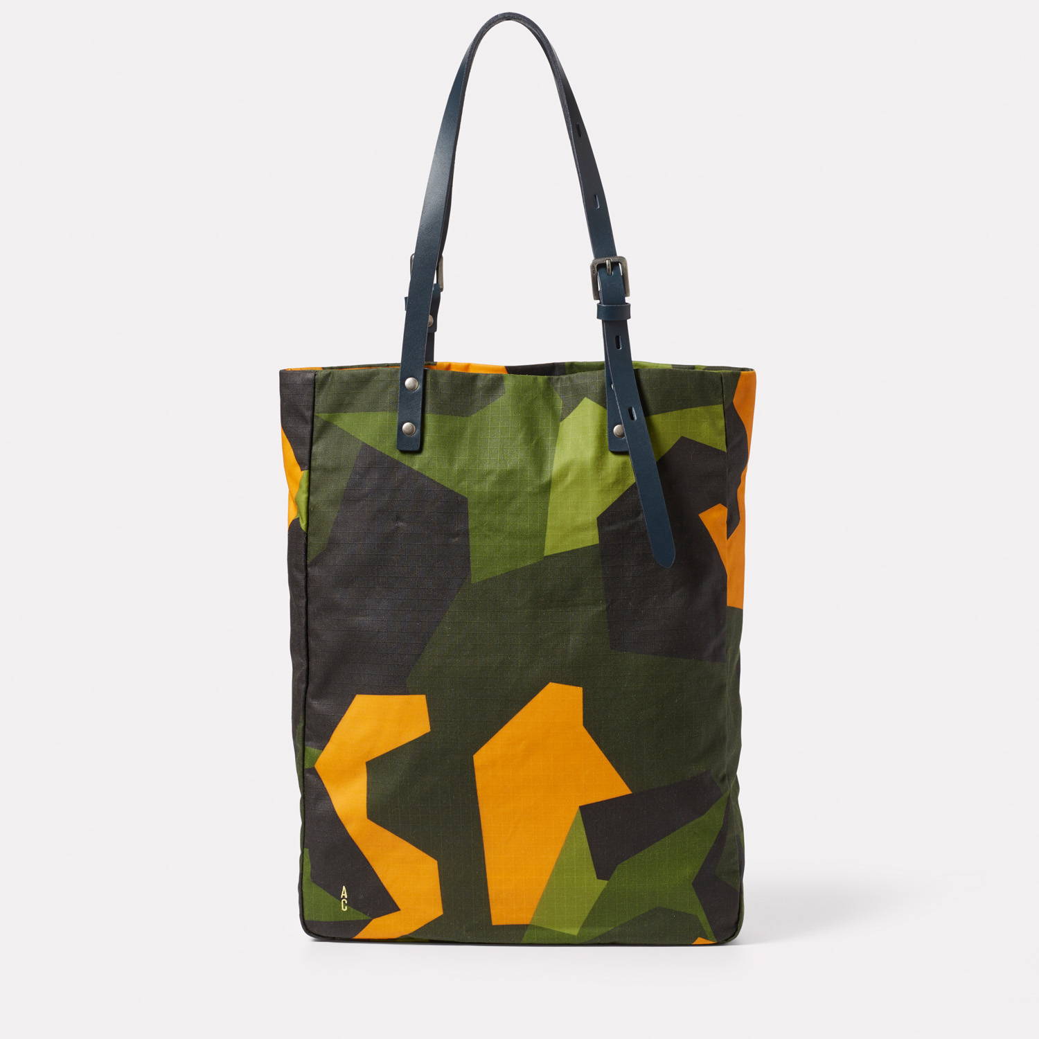 Clementine Medium Waxed Cotton Tote in Camo
