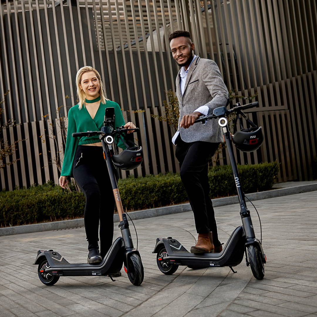 きっき　GI×3 NIU KQi3 Pro | Foldable Electric Scooter for Adults - NIU