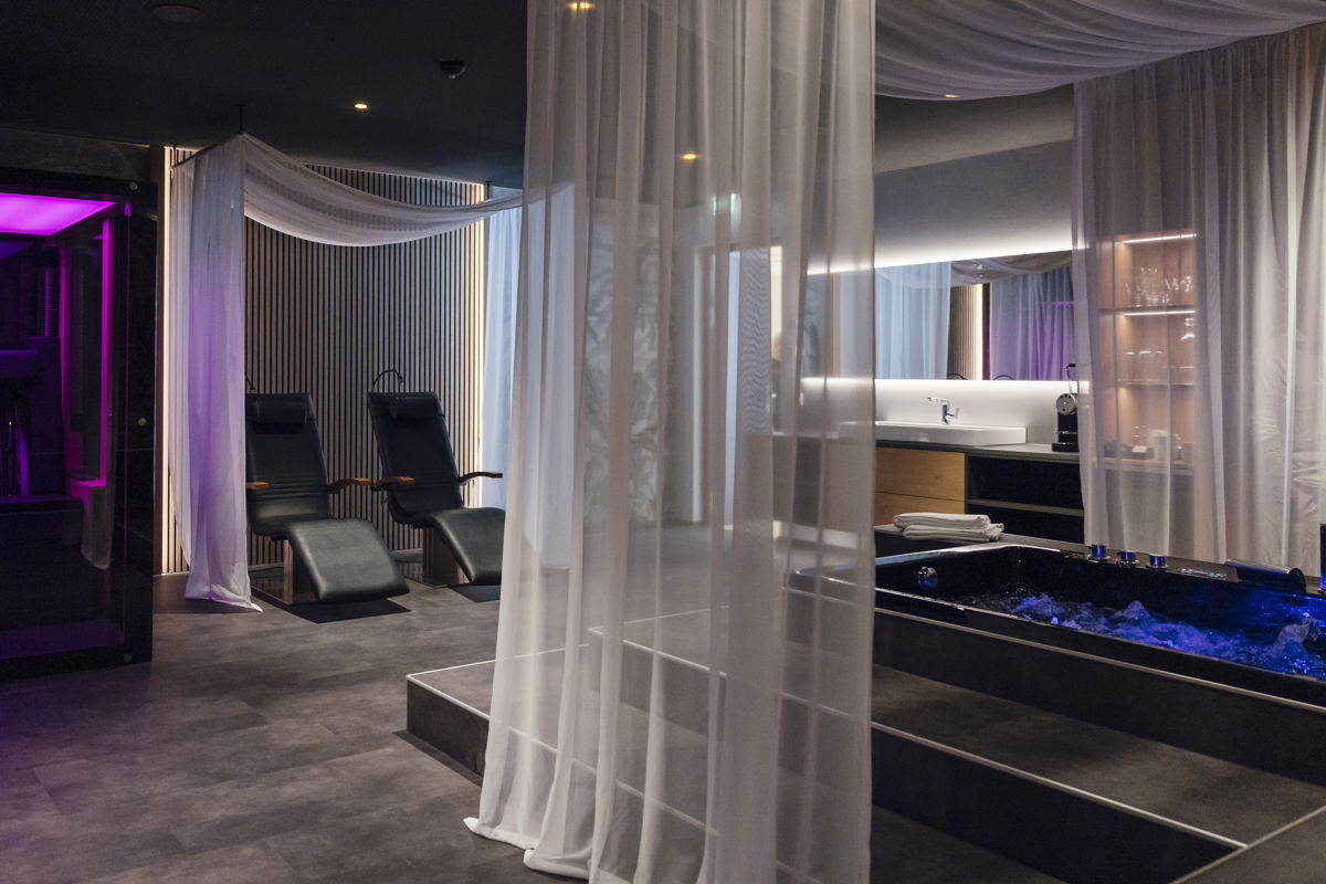 Private Spa mit Whirlpool