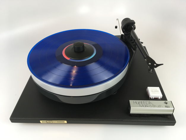 Pro-Ject Audio Systems RM-5 se Turntable with New Grado...