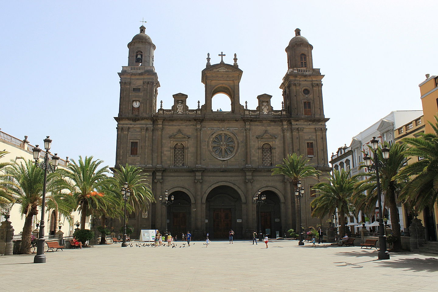  Las Palmas de Gran Canaria
- las-palmas-459114_1920.jpg