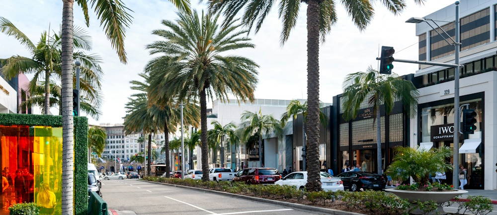 Photo by David Vives on Unsplash of Street i Beverly Hills