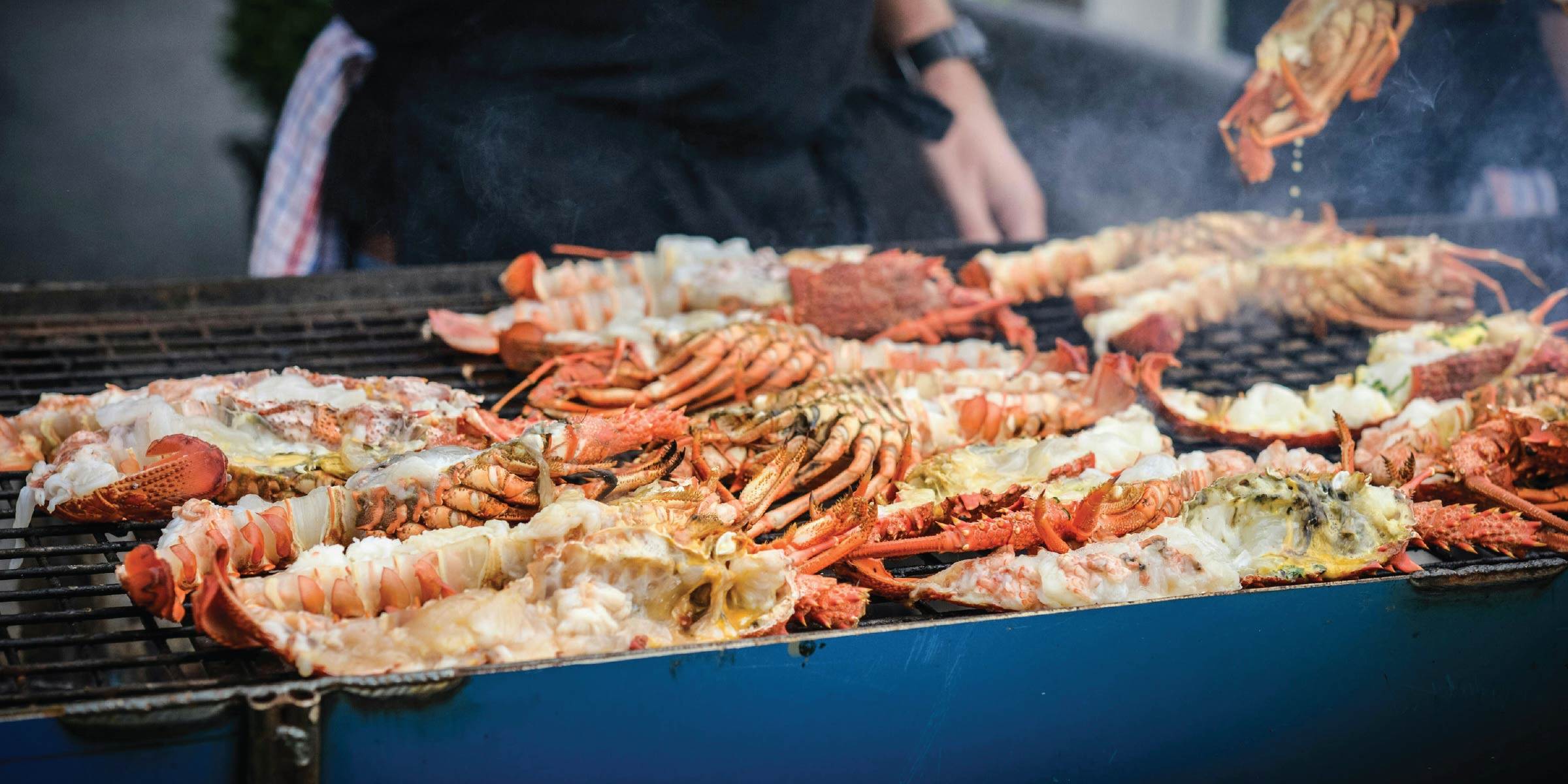 Shellfish on the grill paired with Kiss of Wine Crisp Sauvignon Blanc and Smooth Chardonnay inspiring the perfect Christmas lunch. 