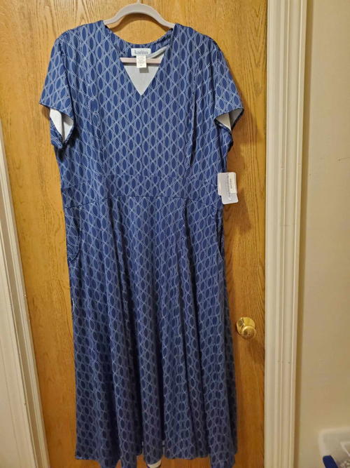 Cecelia Dress - Wave Runner - $40.00 | Karina Consignment