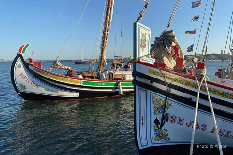 Express Cruise on Traditional Boats 