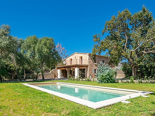  Balearen
- Schönes Haus mit großem Grundstück zum Kauf in Pollensa auf Mallorca