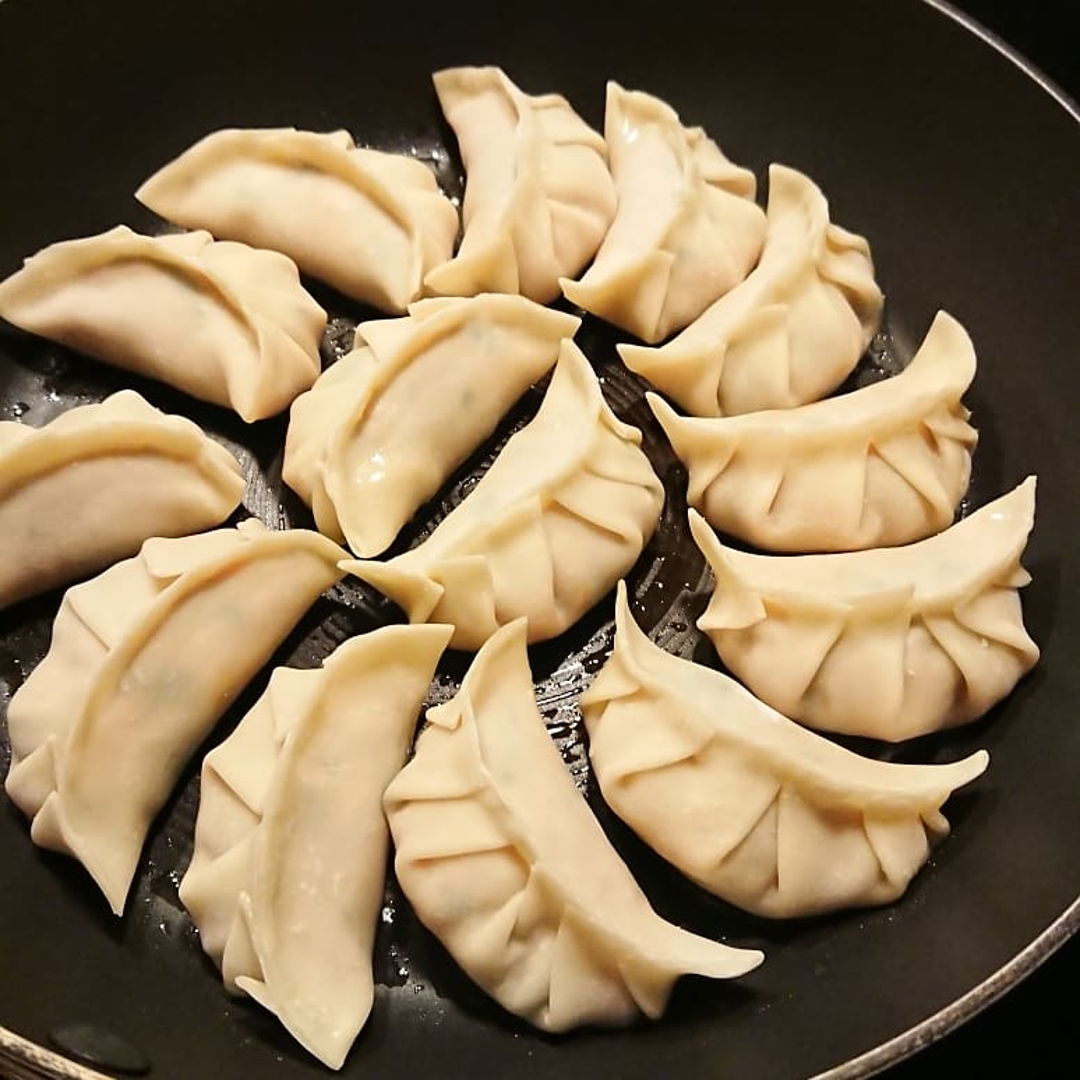 Pan-fried Chinese dumpling