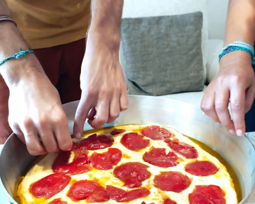 Corsi di cucina Lecce: Un viaggio nella tradizione: Focaccia Barese in famiglia