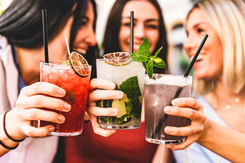 Guided Ruin Bars Tour with free 6 Shots