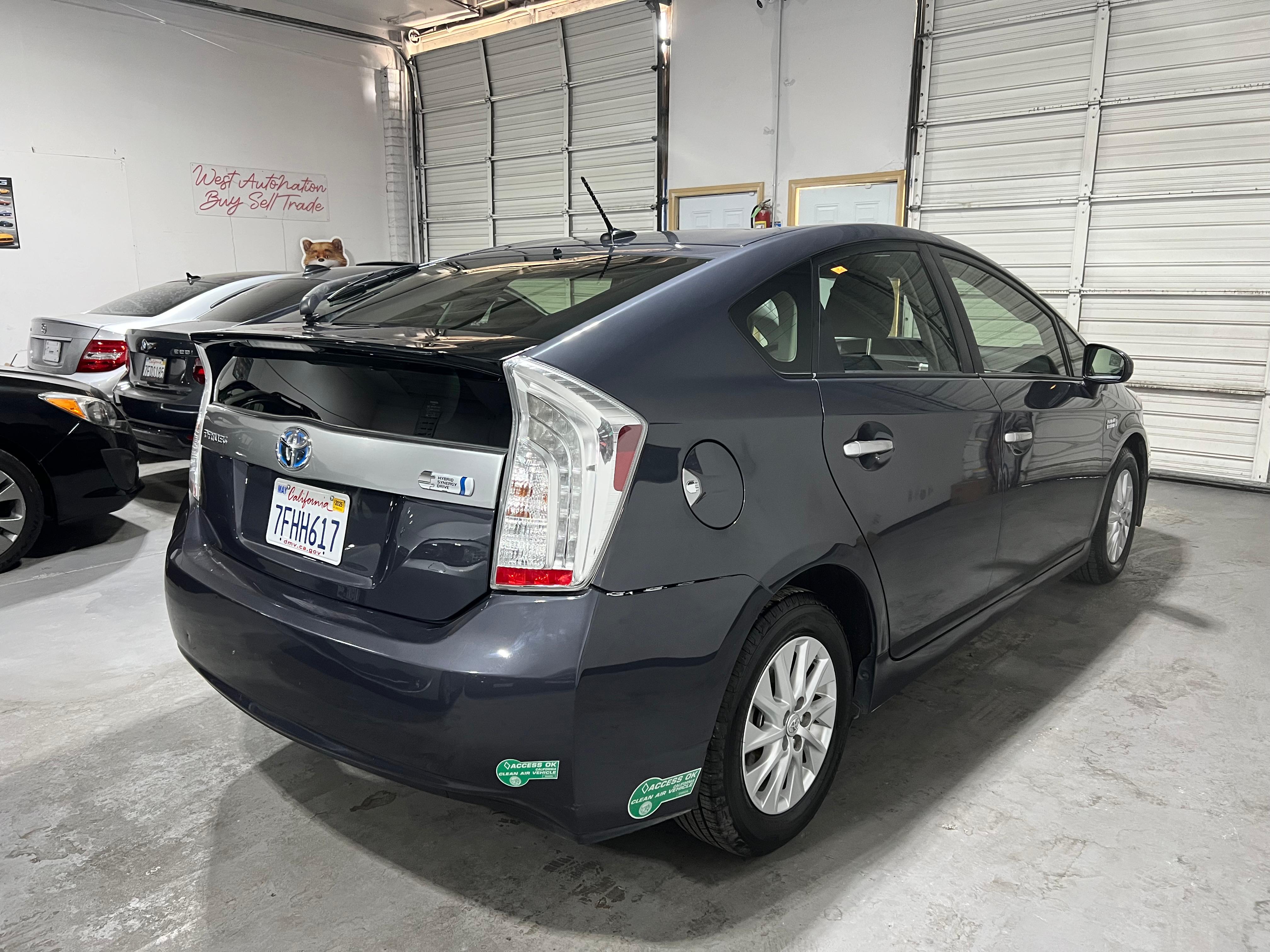 2014 Toyota Prius Plug-In Hybrid 5