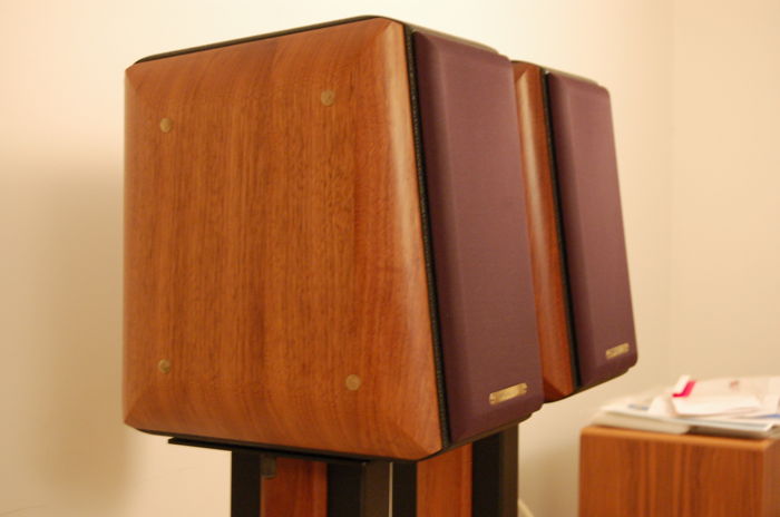 Sonus faber Concertinos (w/Stands) - Local Pickup Only