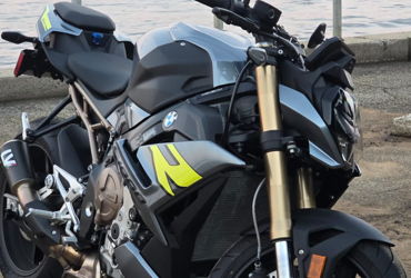 2024 BMW S 1000 R motorcycle for rent near Rockaway, NJ