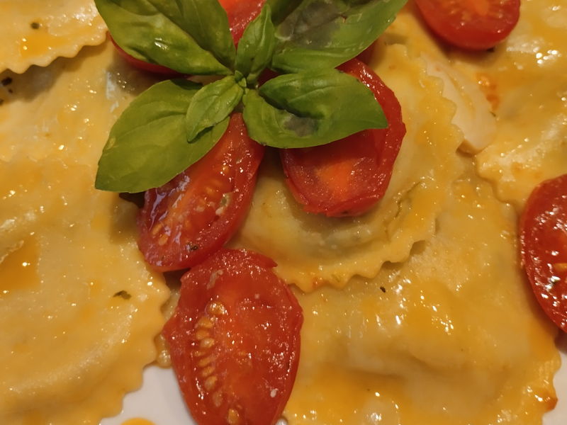 Corsi di cucina Taormina: Autentica esperienza culinaria siciliana con due ricette di pasta