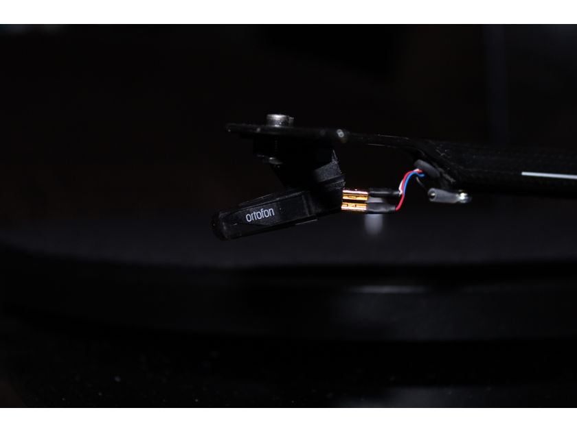 Pro-Ject Debut Carbon USB DC Like New