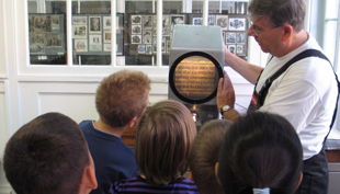 stiftung werkstattmuseum für druckkunst leipzig buchstaben anschauen