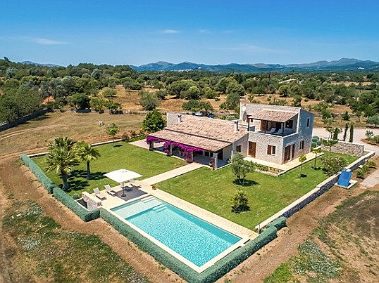  Islas Baleares
- Valiosa finca a la venta con piscina y amplio jardín, Artà, Mallorca