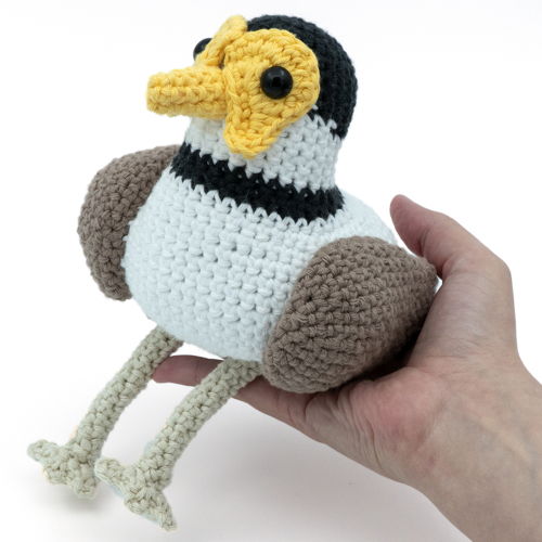 Amigurumi bontbekplevier vogel