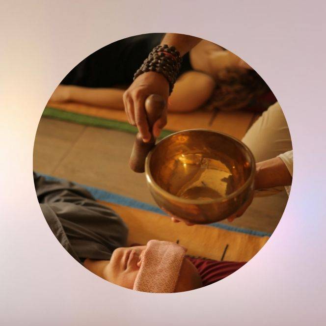 Symbole astrologique des Gémeaux, signe d’air associé à la communication, la curiosité et l’adaptabilité – HOKEE Minéraux