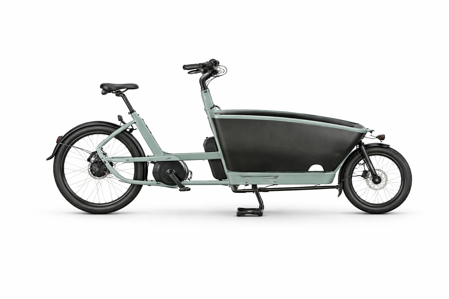Urban Arrow Family bakfiets in mintgroen met witte achtergrond