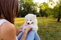 Charlotte mit Welpe Petzi
