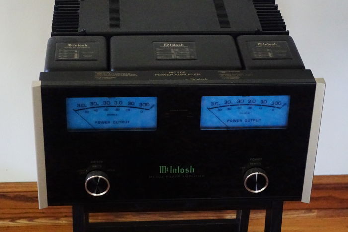 McIntosh C302 Amplifier