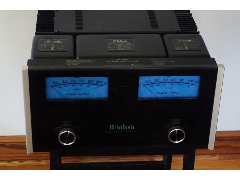 McIntosh C302 Amplifier