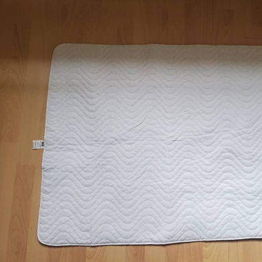 2 Matratzenschoner fürs Bett (je 70 x 90 cm)