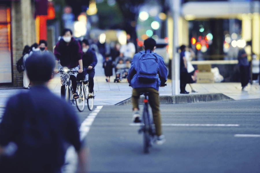 自転車の通勤風景