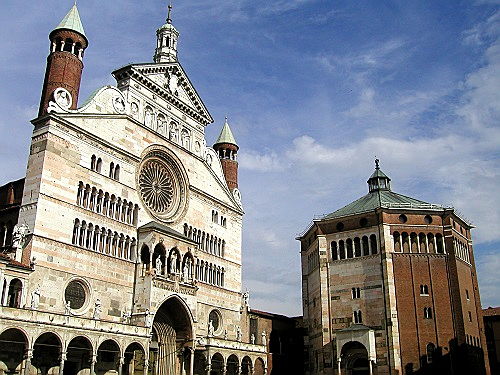  Milano
- Cremona_Duomo.jpg