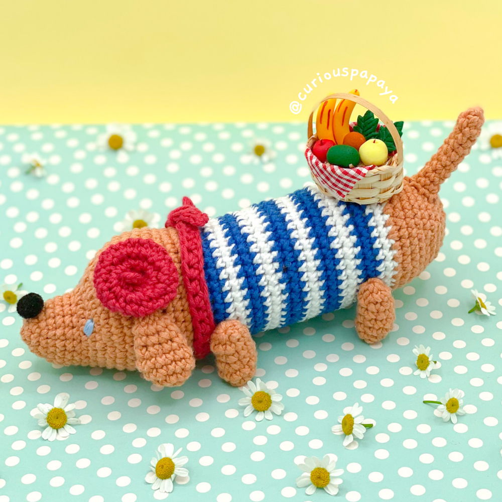 Amelie the Weiner Dog Crochet Pattern