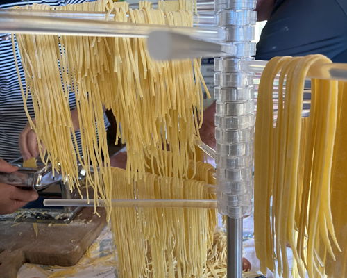 Esperienze gastronomiche Cassinasco: Viaggio di gusto nella Langa Astigiana