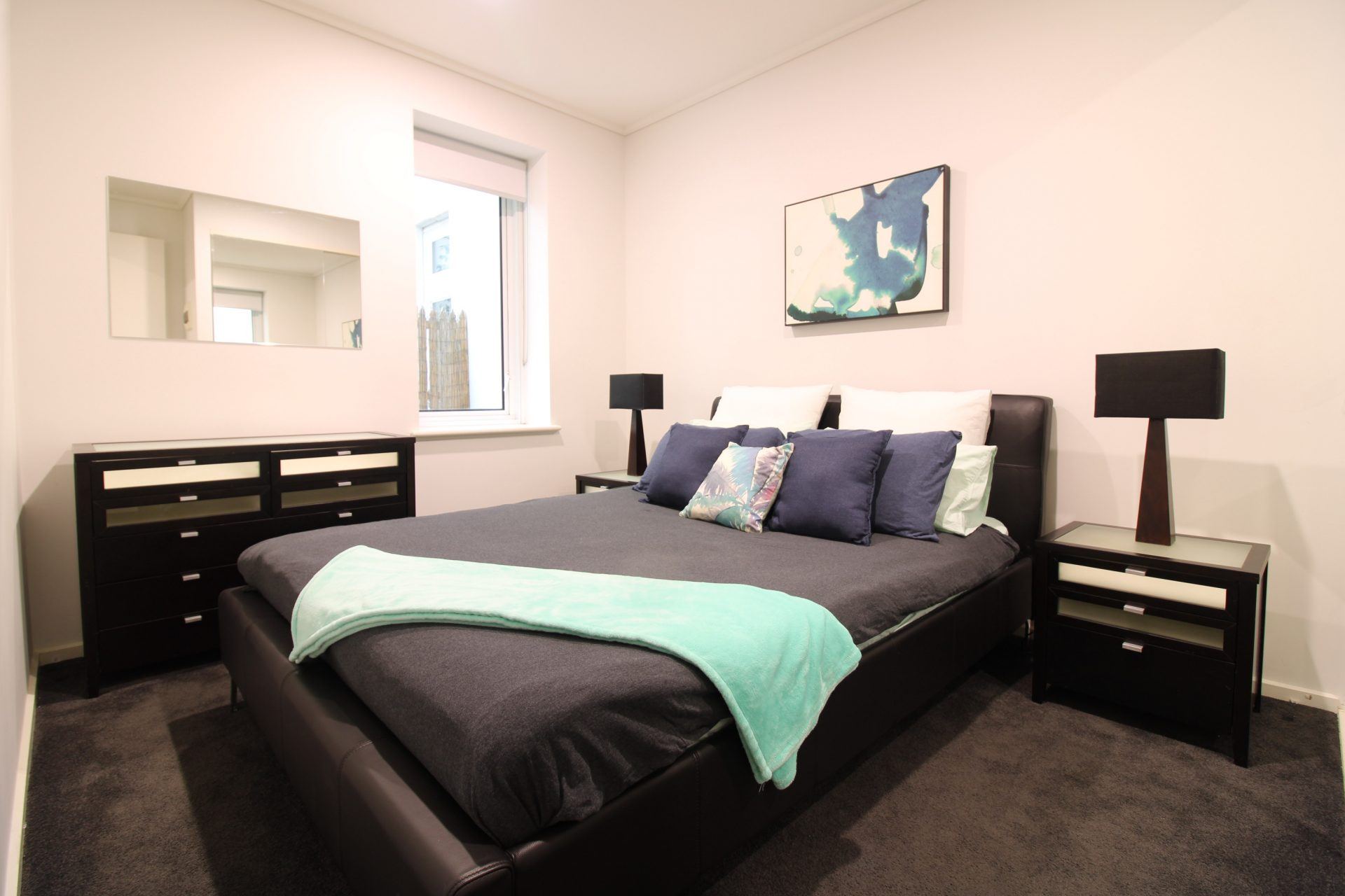 FOR LEASE - Refurbished Fully Furnished Courtyard Residence in Unbeatable Location- Southbank - Image 9