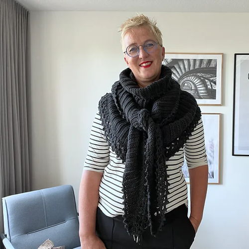 Crochet pattern shawl Norma by juf Sas