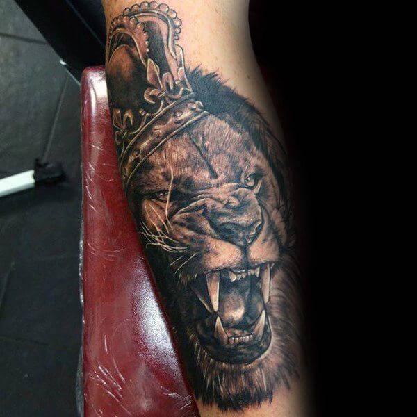 Tatouage Lion Avant Bras Couronne